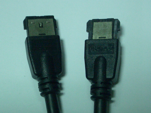 E-SATA 7P TO 7P(W/LATCH) CABLE(180D/180D